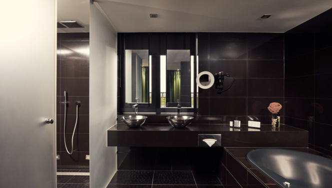 Penthouse Ebony Badkamer